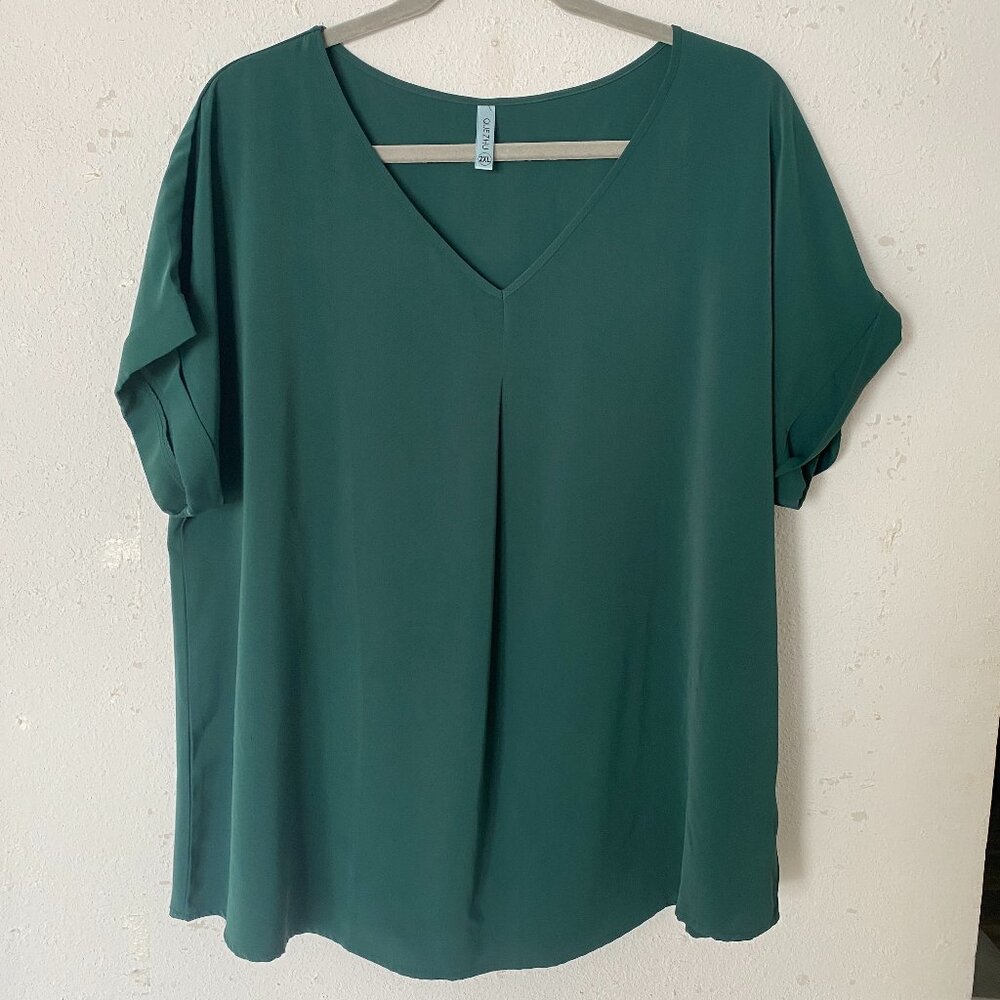 GREEN SHORT SLEEVE V NECK TOP 2XL